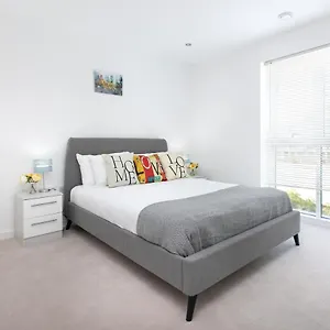 Apartment Skyvillion - Olympic View Stratford, London